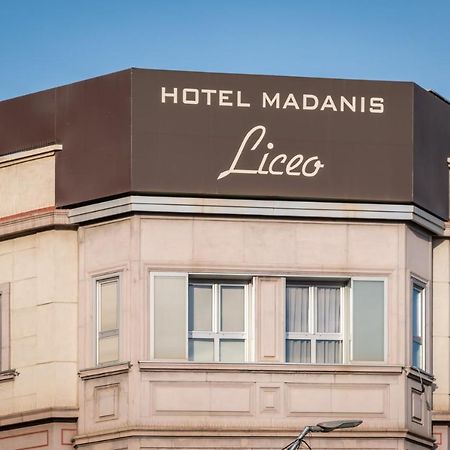 Hotel Madanis Liceo L'Hospitalet de Llobregat Exteriör bild