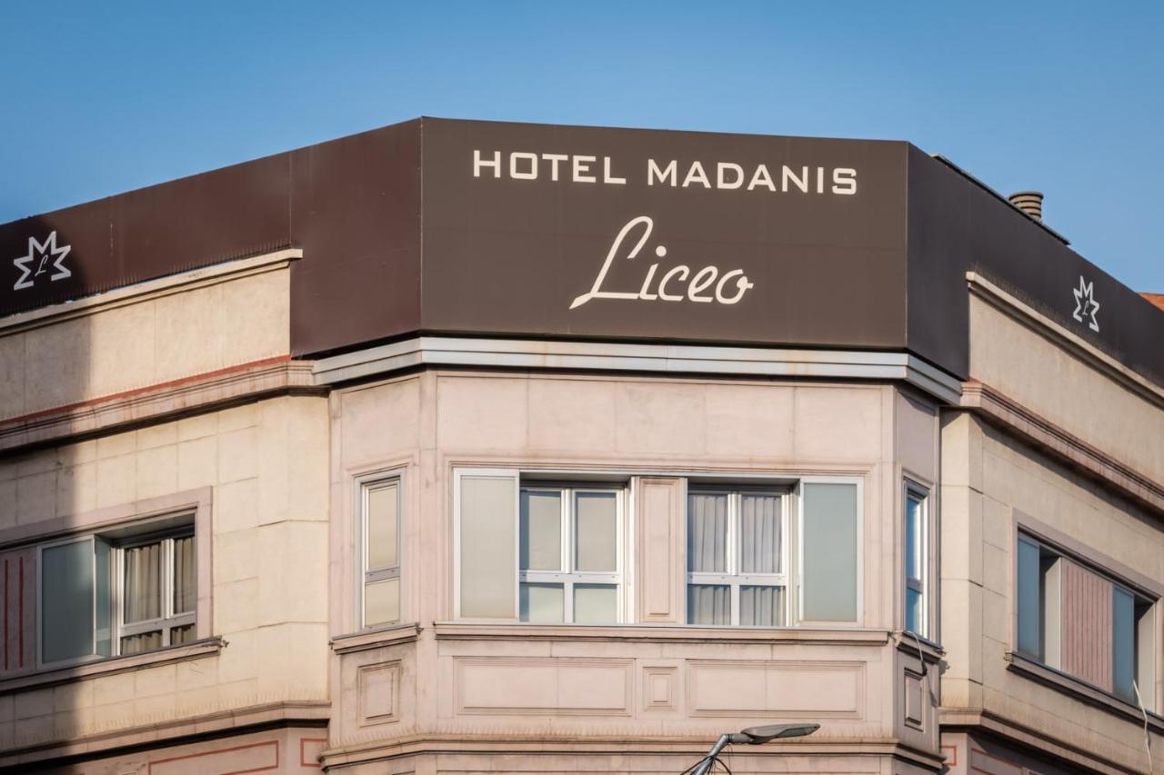 Hotel Madanis Liceo L'Hospitalet de Llobregat Exteriör bild