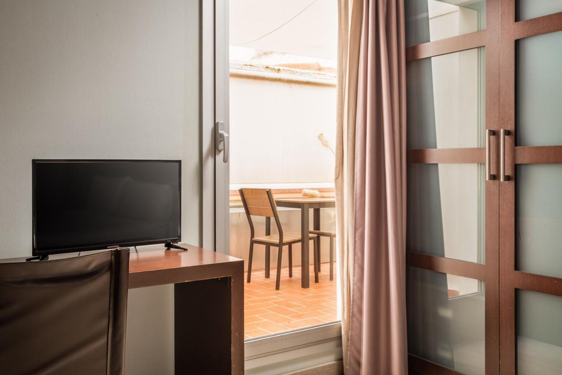 Hotel Madanis Liceo L'Hospitalet de Llobregat Exteriör bild