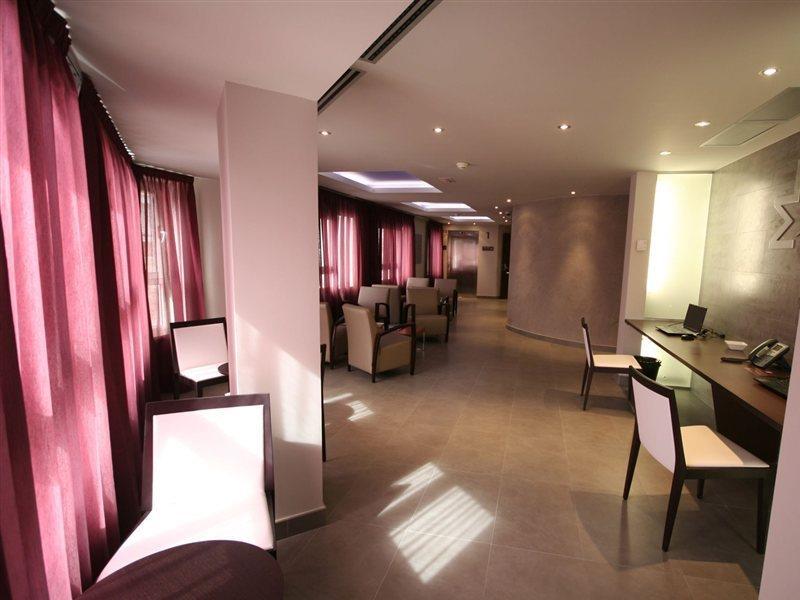 Hotel Madanis Liceo L'Hospitalet de Llobregat Exteriör bild